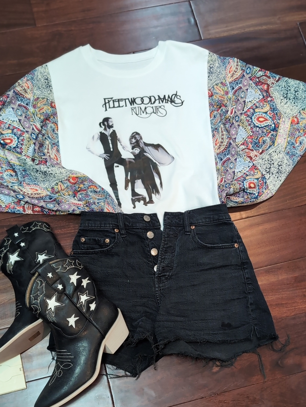 Bundle Fleetwood Mac Rumours Graphic Tunic with Paisley Sleeves - White